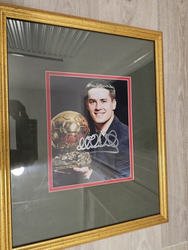 Michael owen signed ballon - signed,