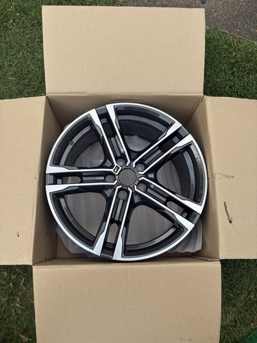 New genuine bmw - 18”, m