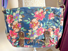 Accessorize Floral Oil Cloth Messenger Crossbody Bag – Preloved Condition