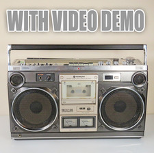 VINTAGE HITACHI TRK-8180E BOOMBOX GHETTOBLASTER RADIO CASSETTE.NEEDS BELTS.