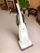 PANASONIC UPRIGHT VACUUM CLEANER - FAREHAM - 1900W Super Lightweight MC-UG302