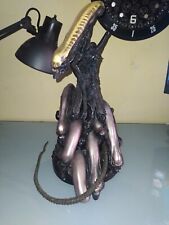 Sideshow - Alien Pile Statue -