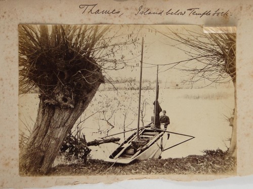 River thames island - thames,