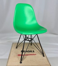 Eames DSW Wire-Base Green