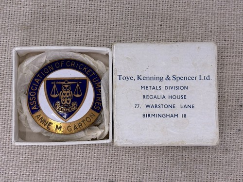 Vintage enamel association - association, of