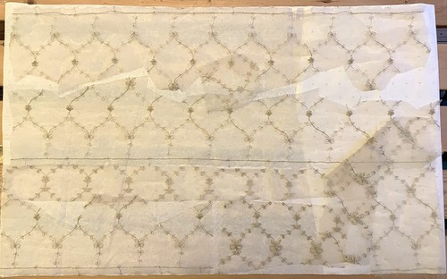 Antique gold lurex trellis - gold, trellis/bow