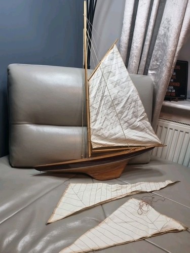Vintage pond yacht - pond, need