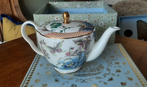 Wedgewood butterfly bloom - butterfly,