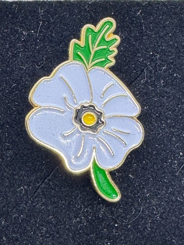 White peace poppy enamel - white,