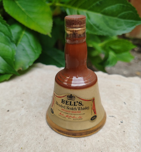 Bell blended scotch whisky - bell’s,