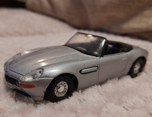 James bond 007 corgi die - die, cast