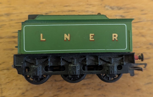 Triang r39 lner b12 - b12, green