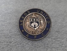 Vintage Leeds United A.F.C. enamelled metal pin badge by Fattorini & Sons LUFC