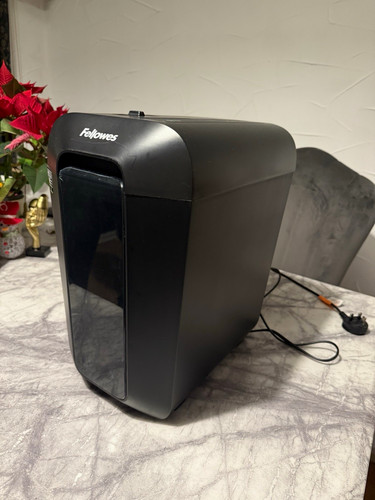 Fellowes powershred lx65 - fellowes,