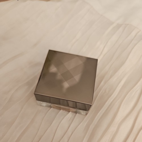 Burberry eye colour - burberry, no