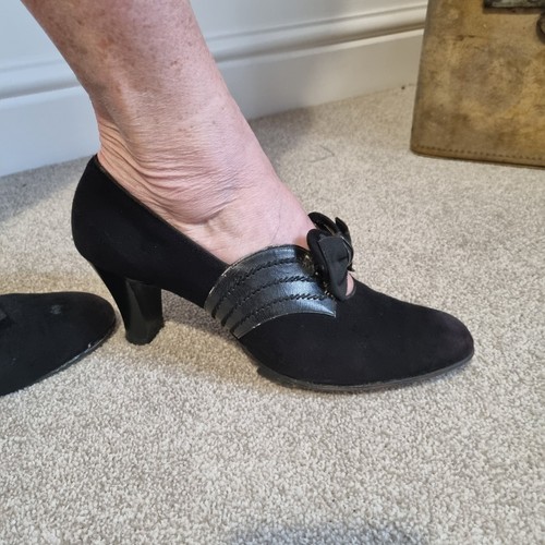 Vintage style ladies suede