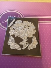 tattered lace floral banquet trellis metal die