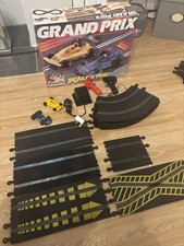 VINTAGE GRAND PRIX FORMULA ONE SCALEXTRIC SET.