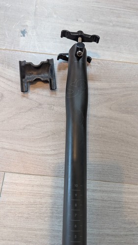 Off carbon fibre seatpost - on,