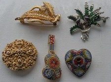 Collection 5 Vintage Brooches
