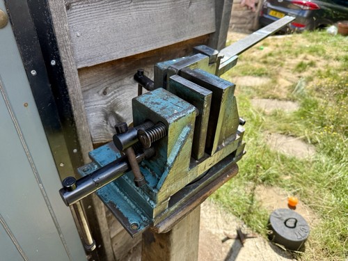 Metal bar bender - bar,