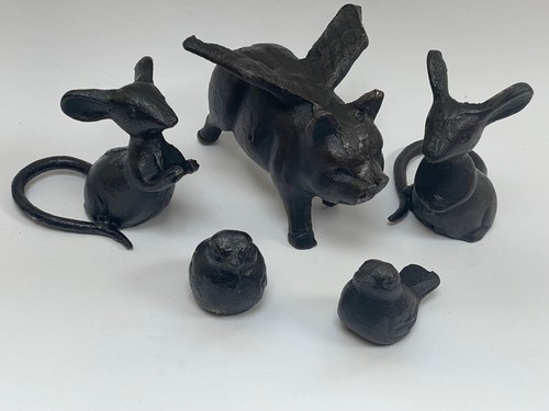 Cast iron black - black, flying
