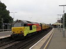 PHOTO  CLASS 67 67023  PASSES BASINGSTOKE 28/06/18 WORKING 1Q23 READING TRIANGLE