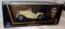 MG TC Midget 1947 Cream Opening Parts Diecast Model 1-18 scale
