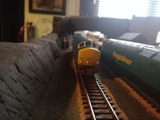 Hornby R30191 Railroad  Plus