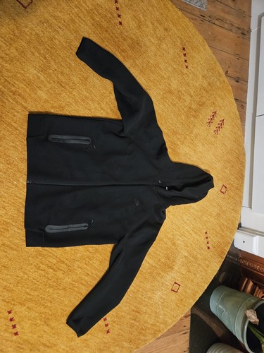 New black nike tech fleece