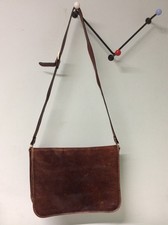 Vera Pelle tan real leather adjustable strap oversized messenger shoulder bag