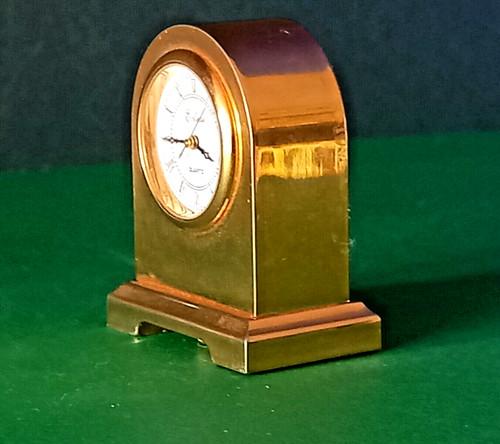Eclipse clock quartz glossy - quartz,