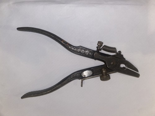 Vintage ornate saw tooth - saw,