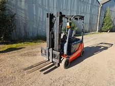2013 electric Toyota fork lift  2 ton lift   