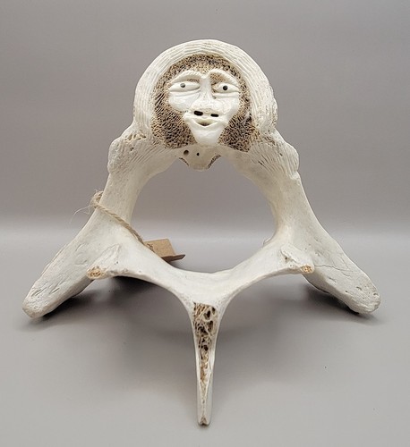 Inuit bone carving double - -,