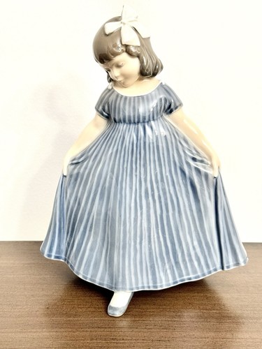 Royal copenhagen girl - copenhagen, blue