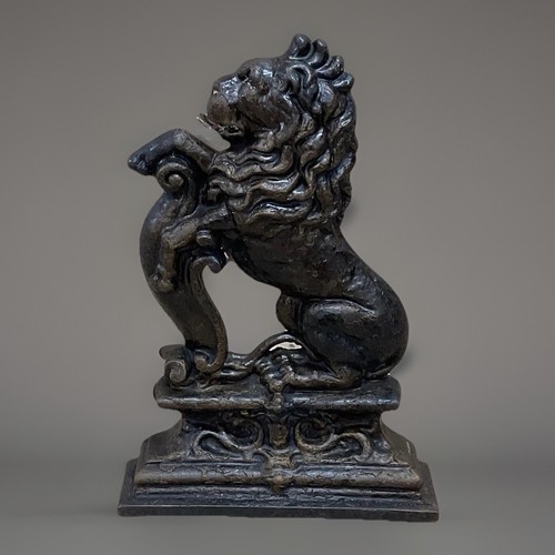 Georgian cast iron - iron, lion