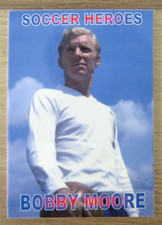 RARE 4 OF ONLY 30 BOBBY MOORE WEST HAM UNITED ENGLAND HOSSACK TRADE CARD.