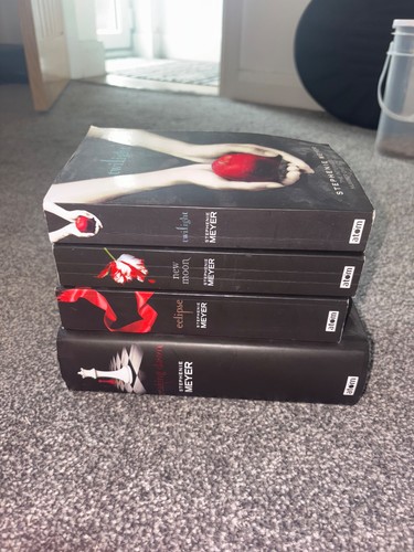 Twilight saga book set - twilight,