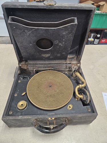 Antique victor victrola - antique,