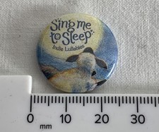 SING ME TO SLEEP - INDIE LULLABIES Music Retro Collectable Pin Badge / Button