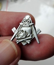 Masonic Skull Cross Bones pin