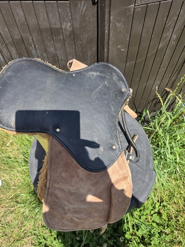 Tree less bareback saddle - tree,