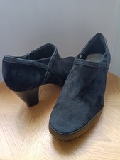 Clarks black suede cushion