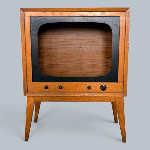 Vintage handmade oak cat - handmade,