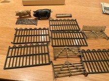 BRITAINS ZOO VINTAGE LEAD METAL RAILINGS plus assorted other lead pieces