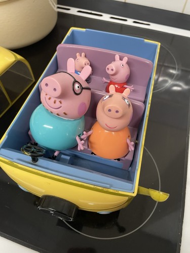 Peppa pig and family camper - peppa,
