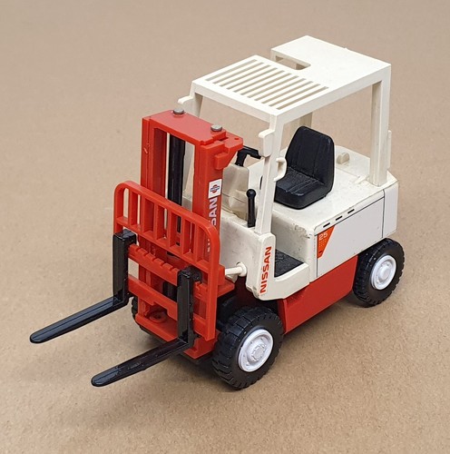 Diapet scale 011 nissan - 1/24,
