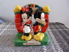 Walt Disney World Mickey & Minnie Mouse with Stand  Salt & Pepper Pots Shakers