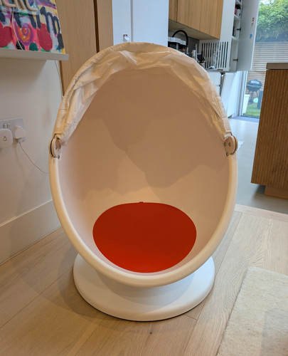 White egg pod swivel - egg/pod, accent